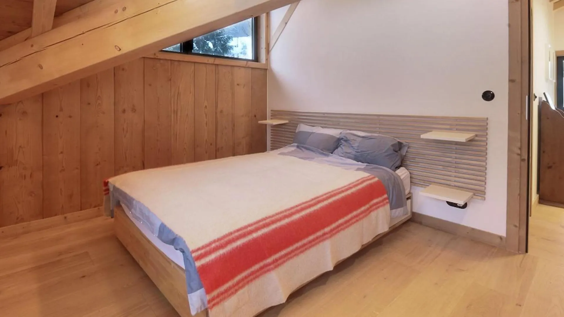 אוש Chalet L'Oratoire & Mazot - Renovated Historic Chalet - Huge Garden & Separate Cabin For 2 צרפת