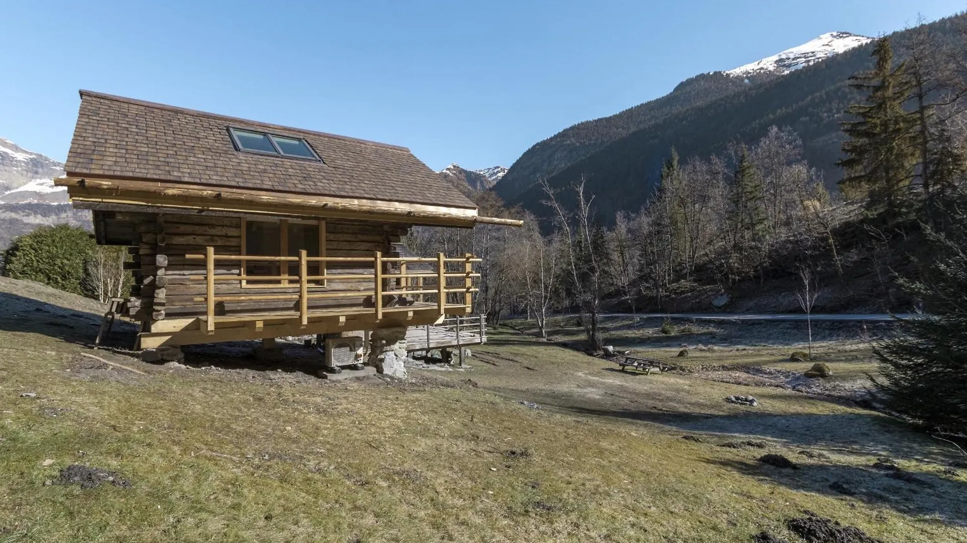 אוש Chalet L'Oratoire & Mazot - Renovated Historic Chalet - Huge Garden & Separate Cabin For 2 צרפת